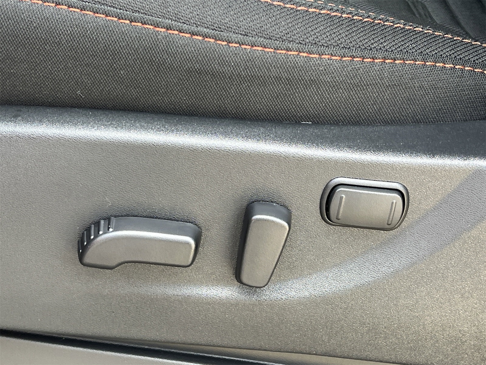 2025 Nissan Frontier PRO-4X photo 16