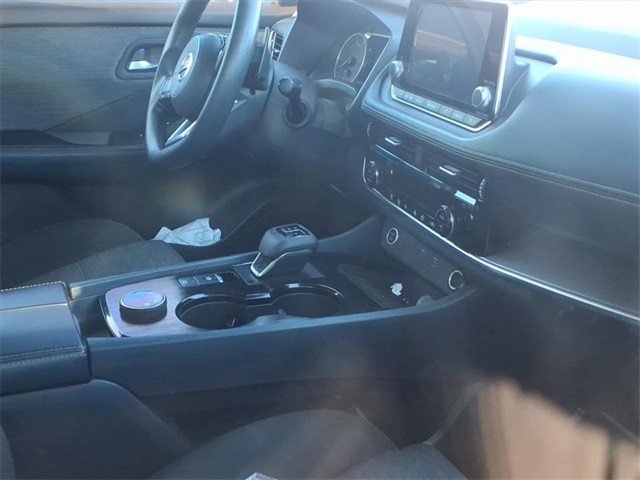 2021 Nissan Rogue SV photo 14