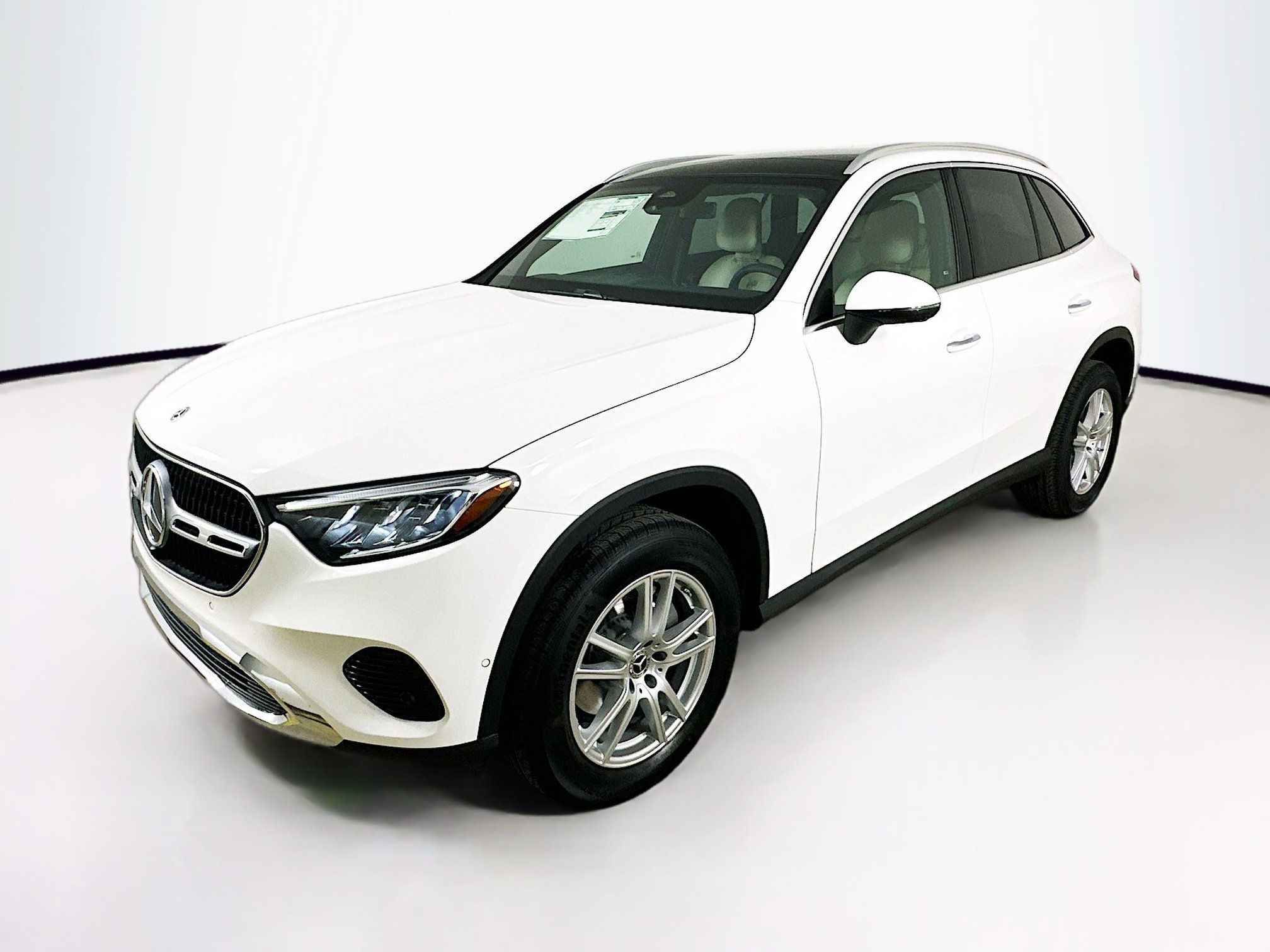 2025 Mercedes Benz GLC 300 4MATIC photo 2