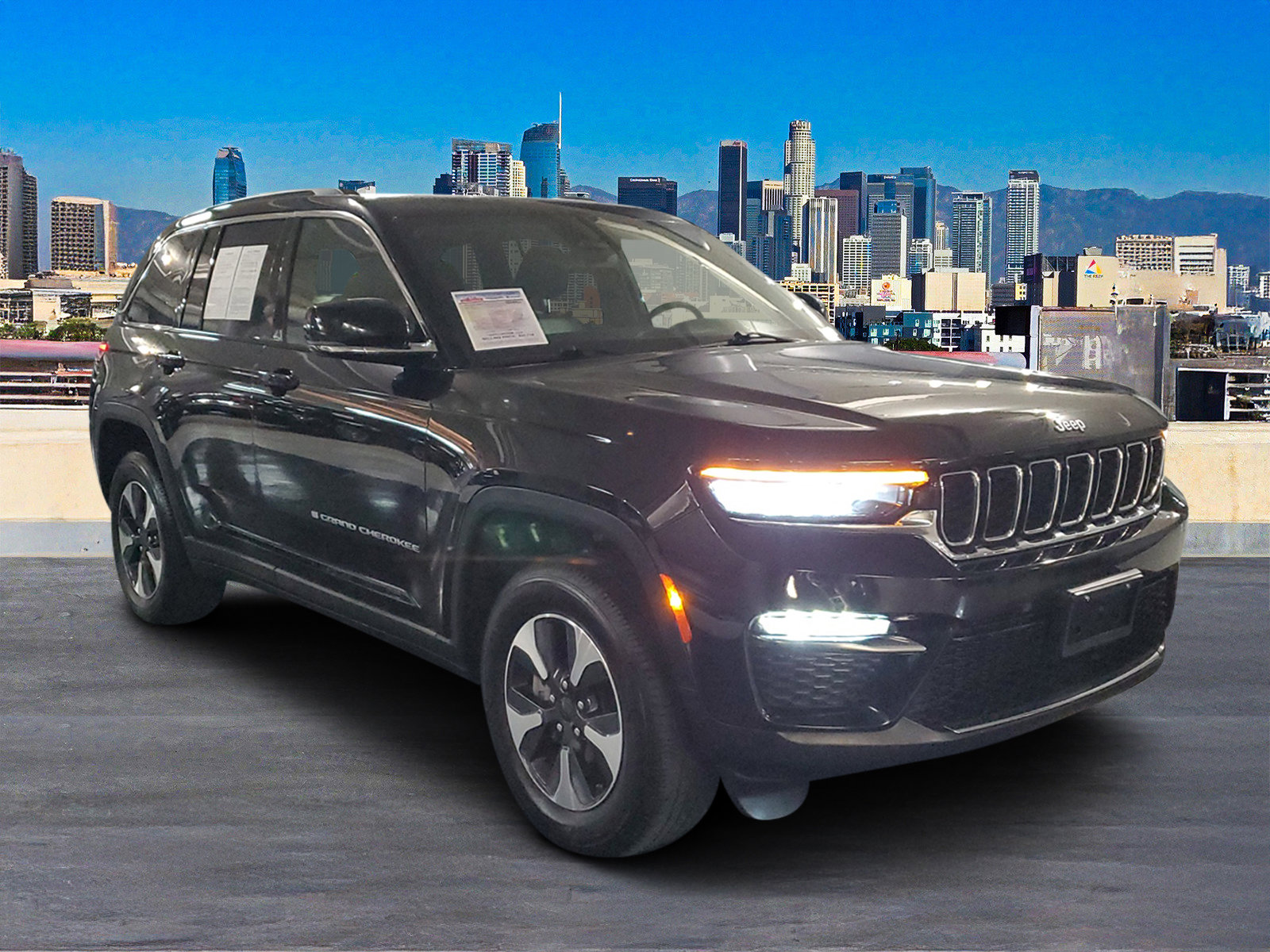 2024 Jeep Cherokee Limited 4xe photo 2