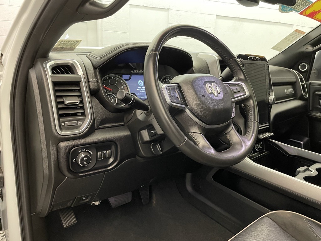 2024 Ram 3500 Laramie photo 17