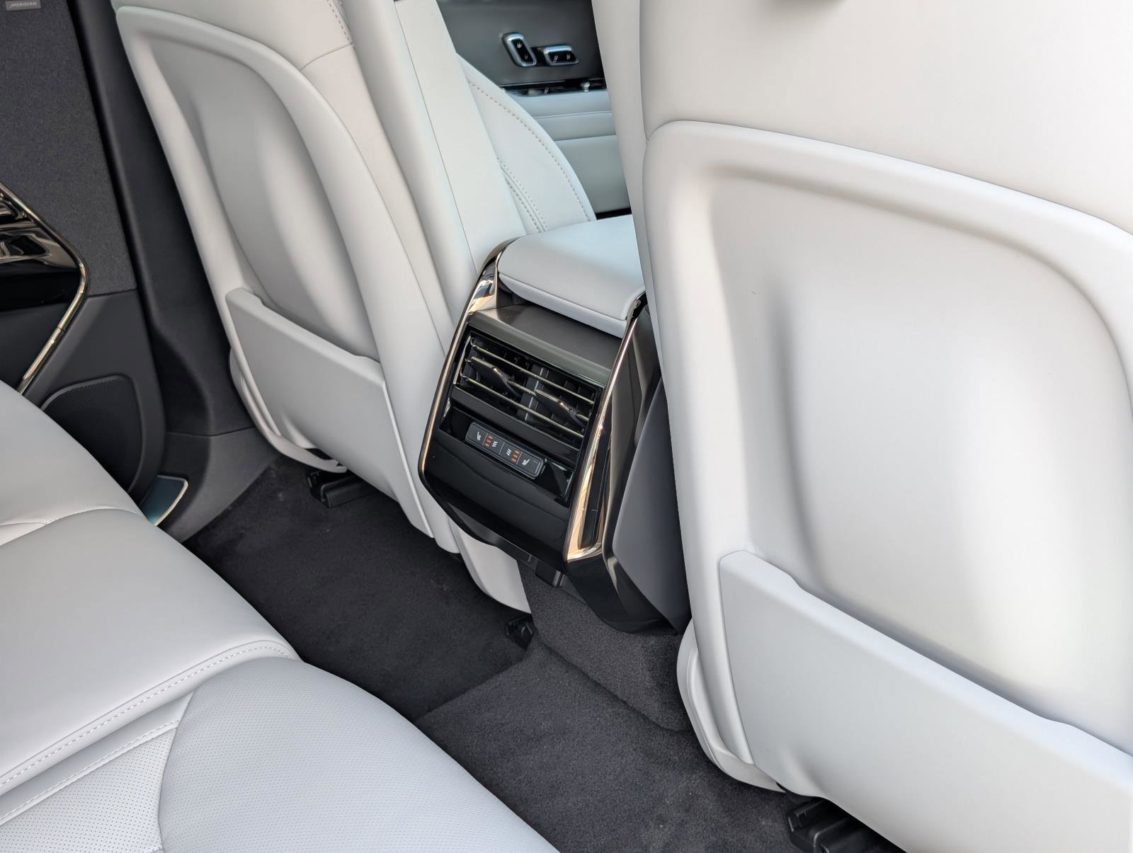 2025 Land Rover Range Rover Sport SE photo 29