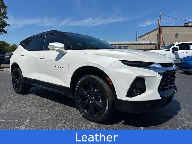 2022 Chevrolet Blazer RS photo 2