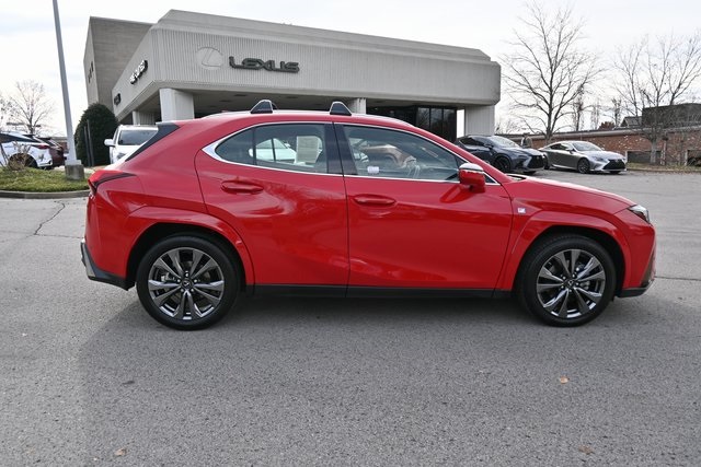 2022 Lexus UX 200 F SPORT photo 2