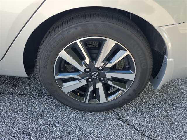 2025 Nissan Versa 1.6 SV photo 20