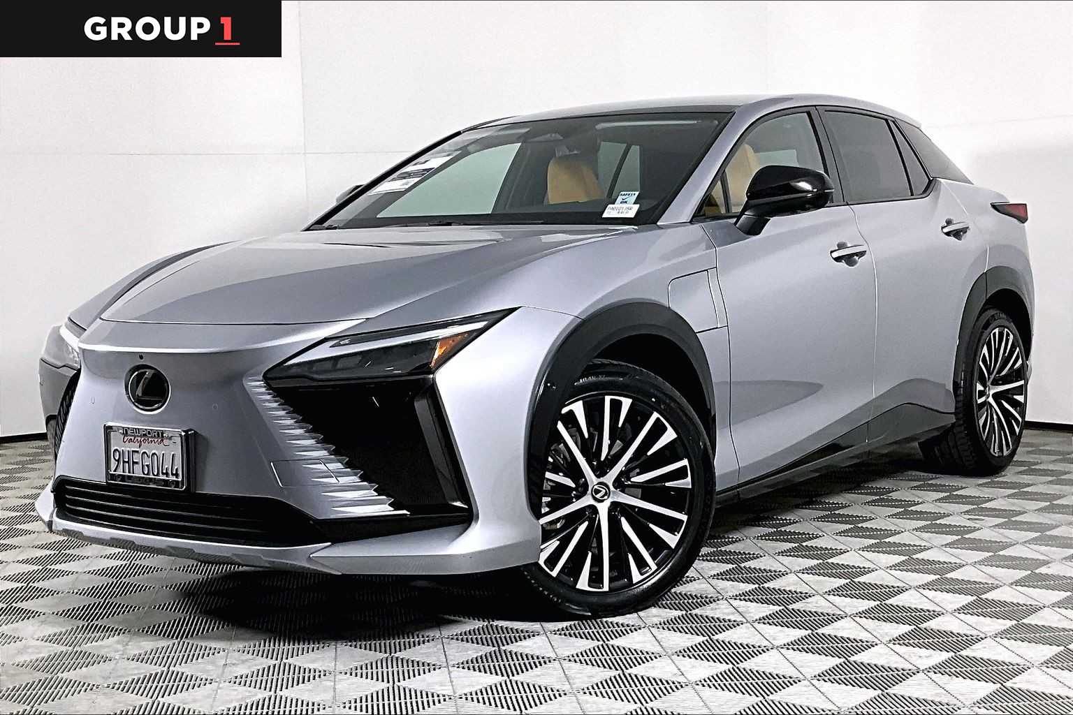 2023 Lexus RZ Luxury's photo