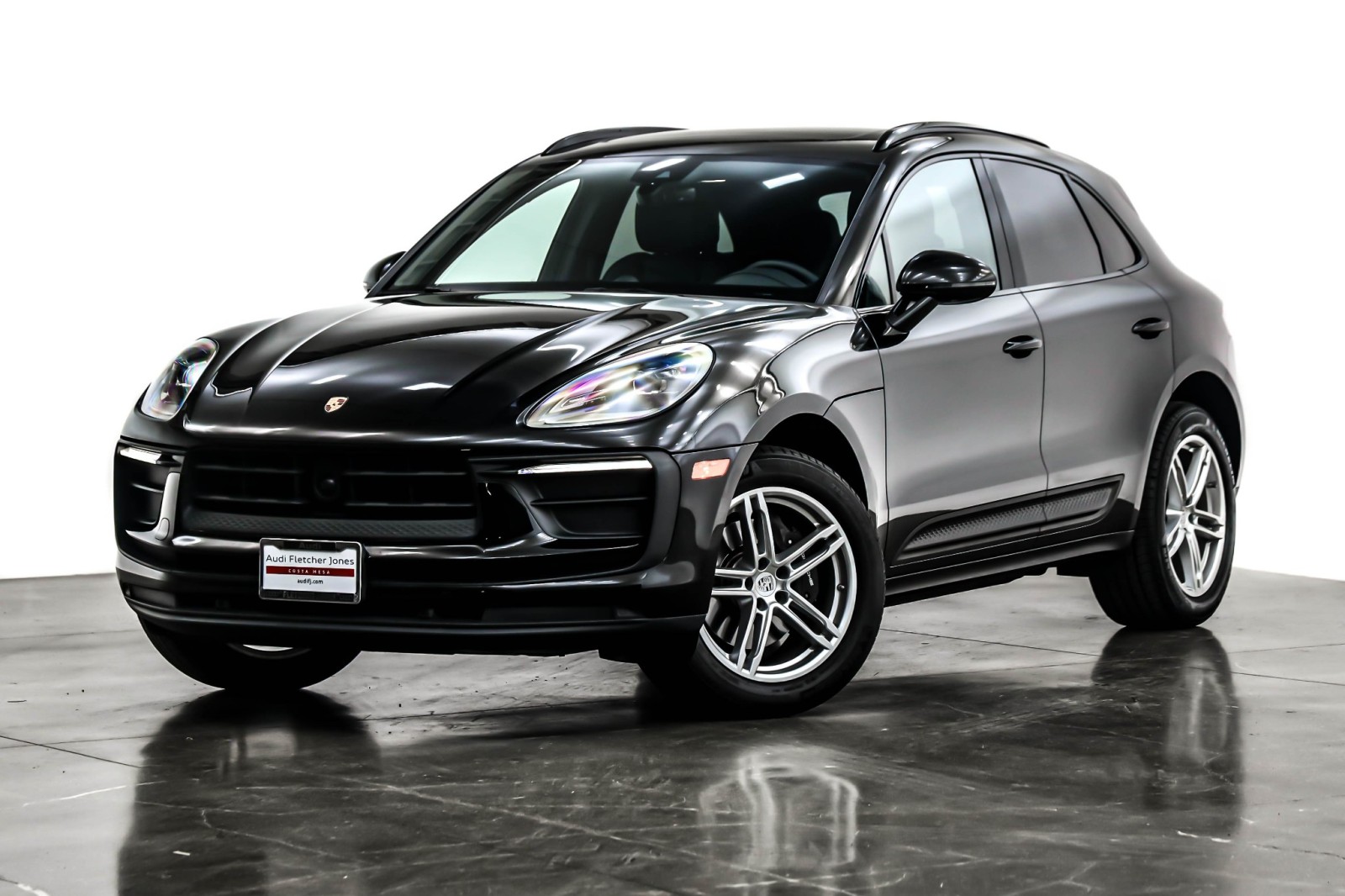 2023 Porsche Macan Base