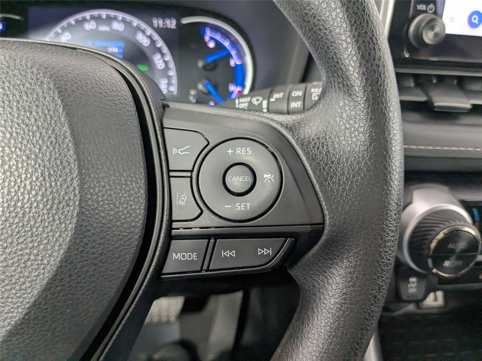 2024 Toyota RAV4 Hybrid XLE photo 13