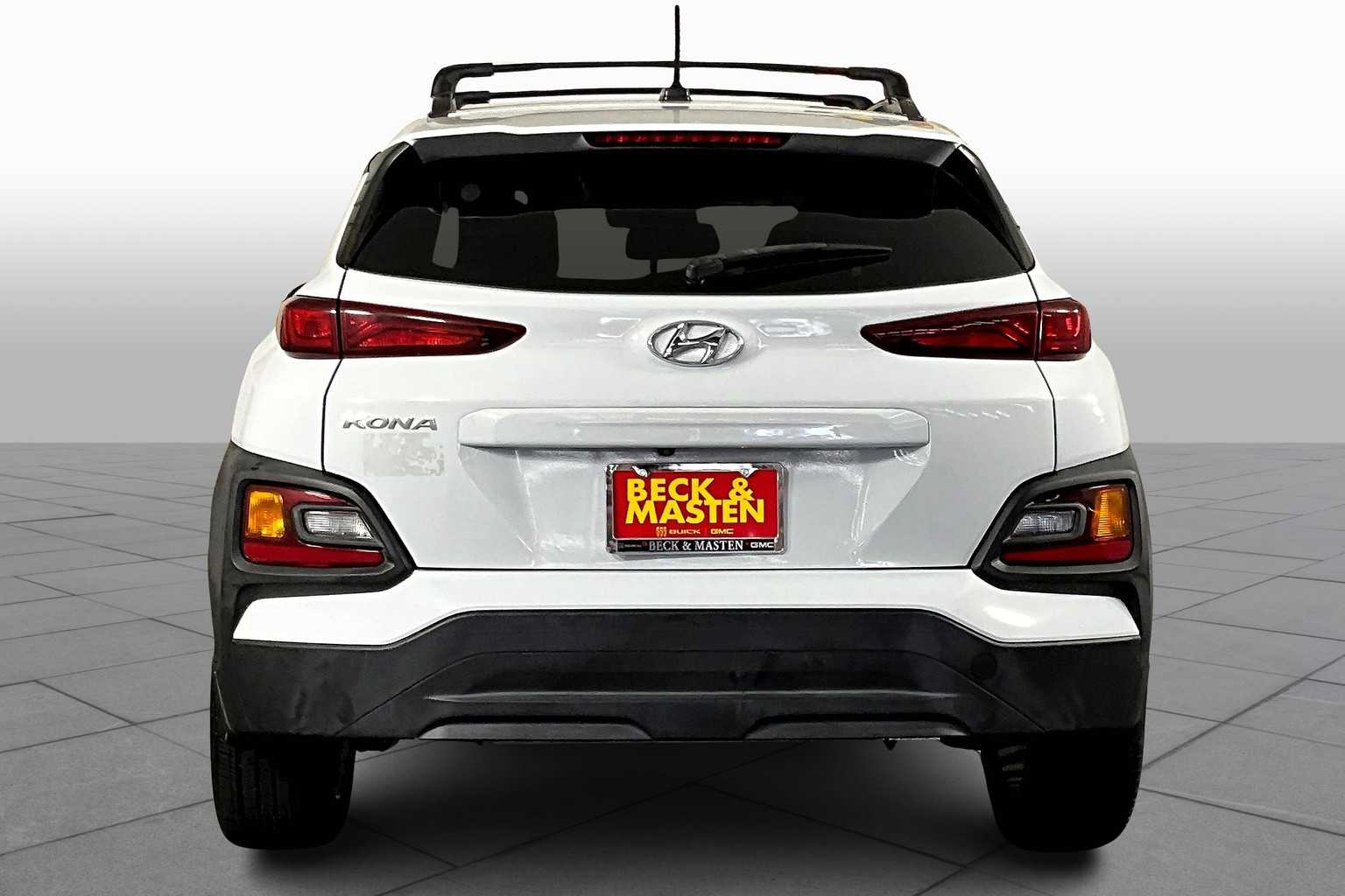 2020 Hyundai Kona SEL photo 4