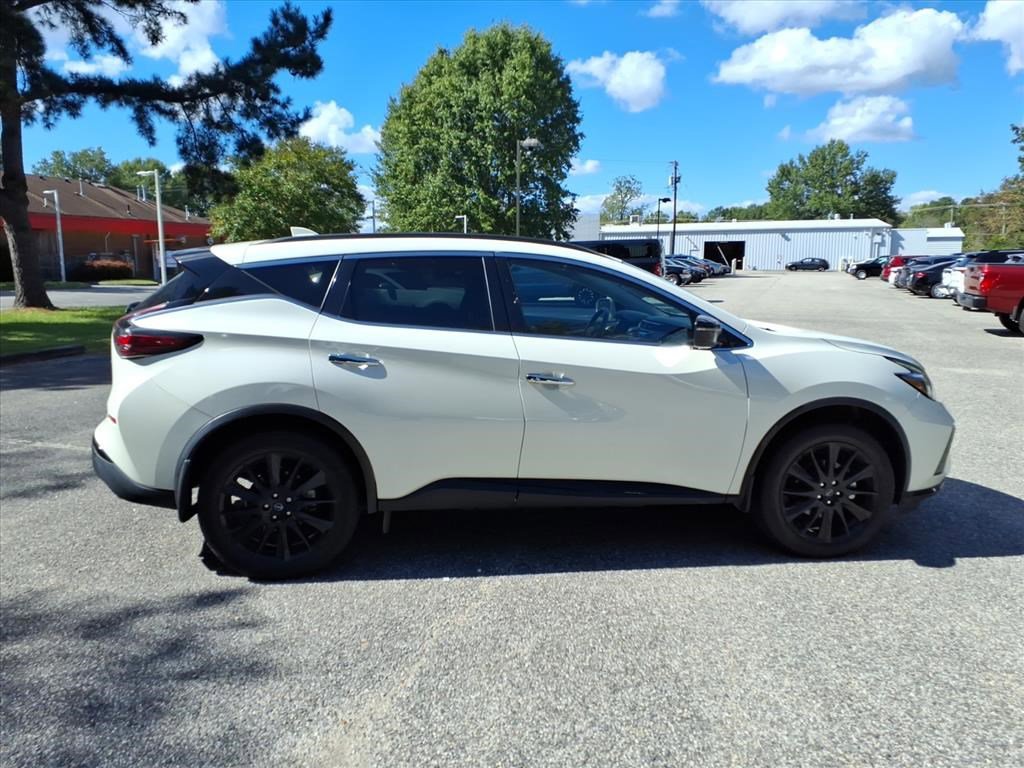 2023 Nissan Murano SV photo 2