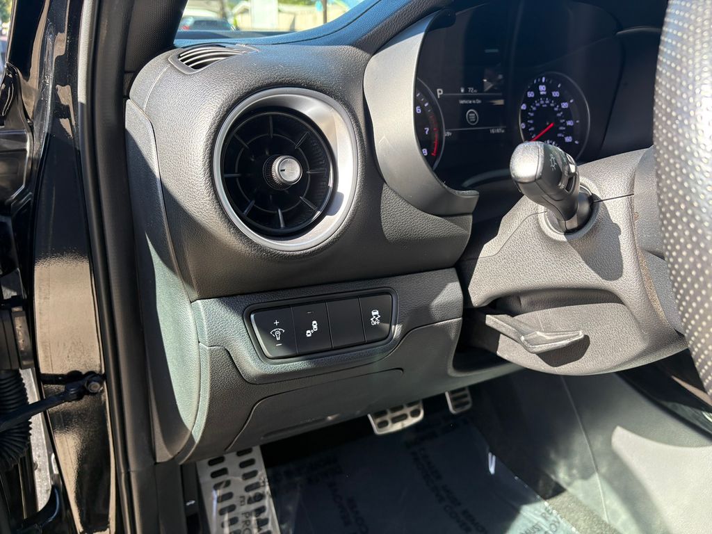 2024 Kia Forte GT-Line photo 16