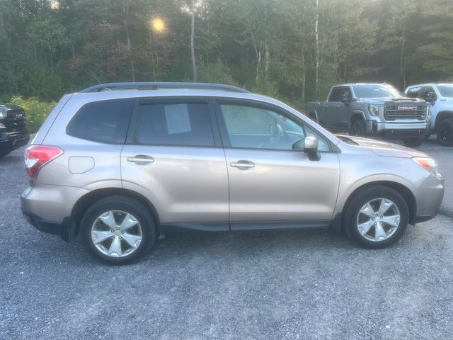 2015 Subaru Forester 2.5i Premium photo 2