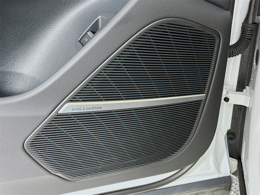 2025 Audi Q8 55 Premium Plus photo 19