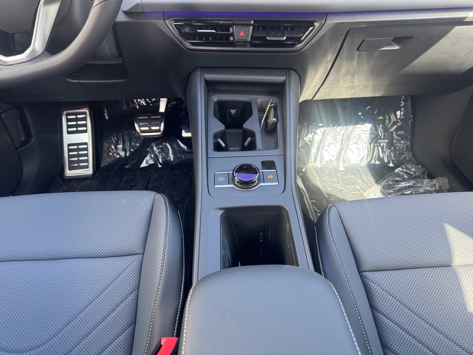 2025 Volkswagen Tiguan SE R-Line Black photo 11
