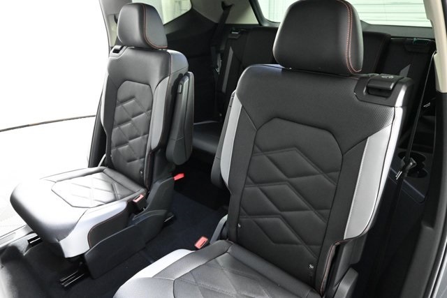 2025 Volkswagen Atlas Peak Edition SE photo 9