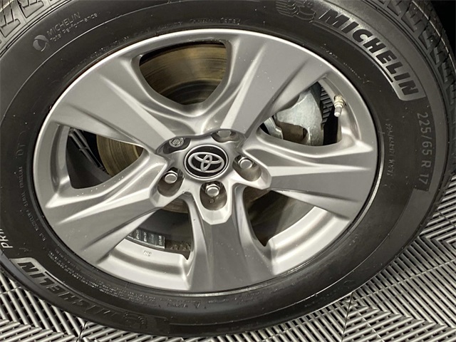 2024 Toyota RAV4 Hybrid LE photo 25
