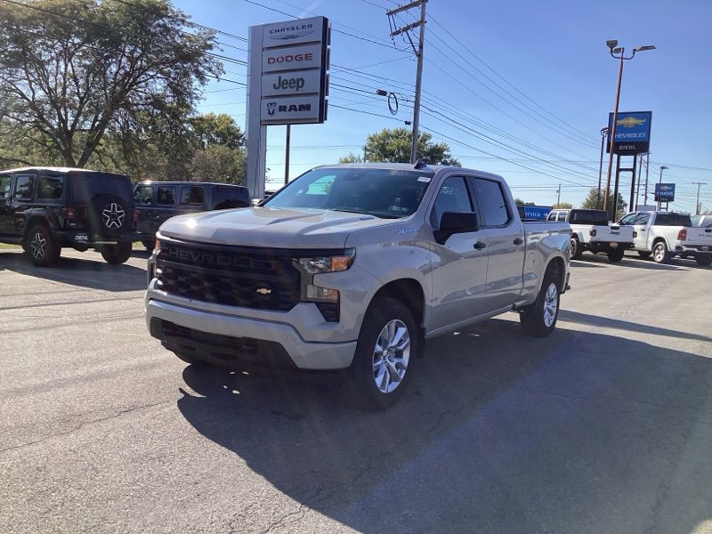 2026 Chevrolet Silverado 1500 Custom photo 2