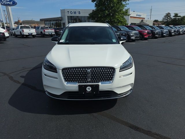2021 Lincoln Corsair Standard photo 2