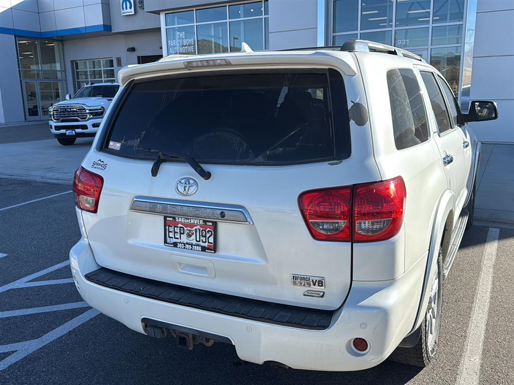 2016 Toyota Sequoia Platinum photo 4