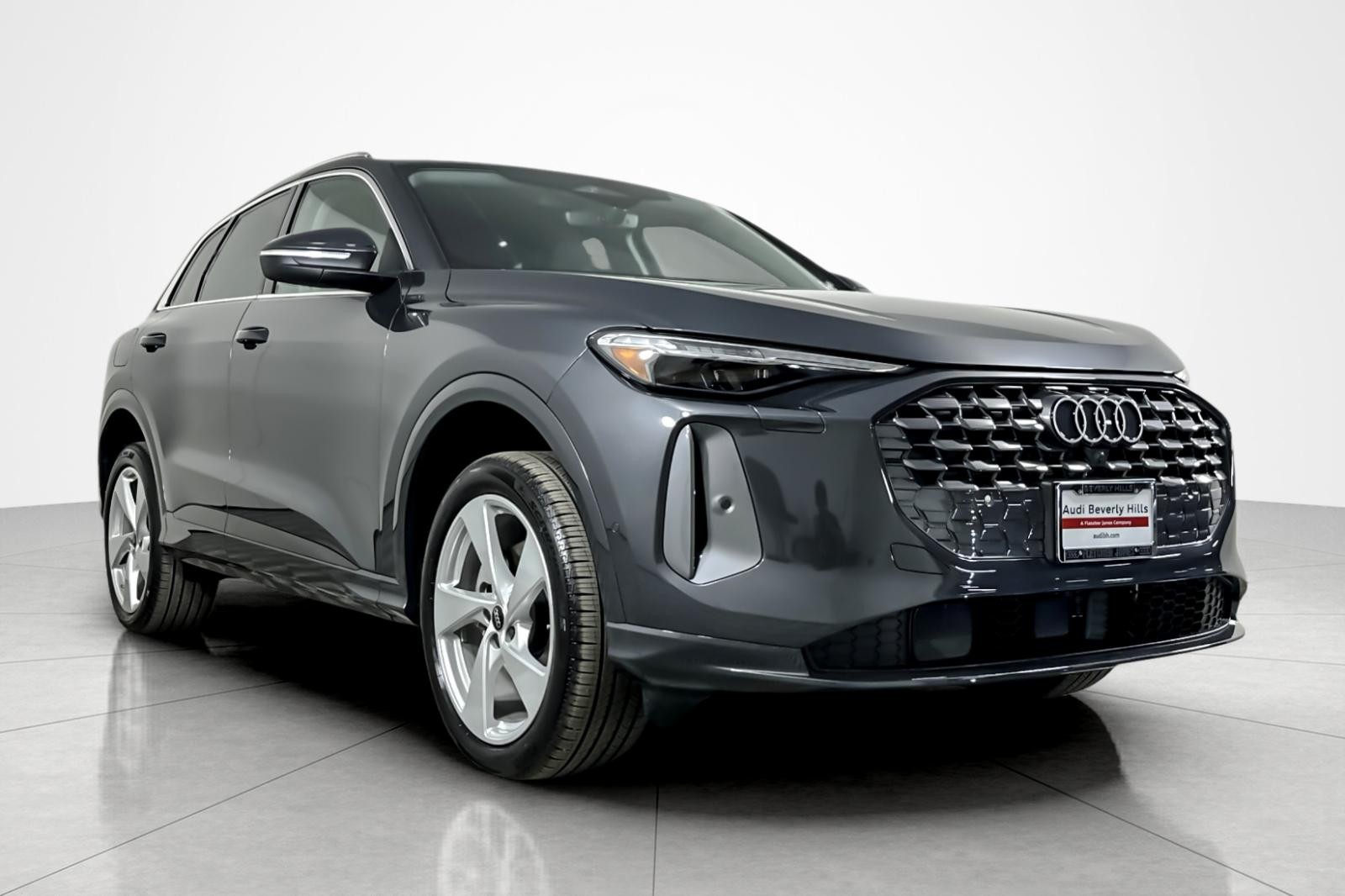 2025 Audi Q5 Premium Plus TFSI photo 2