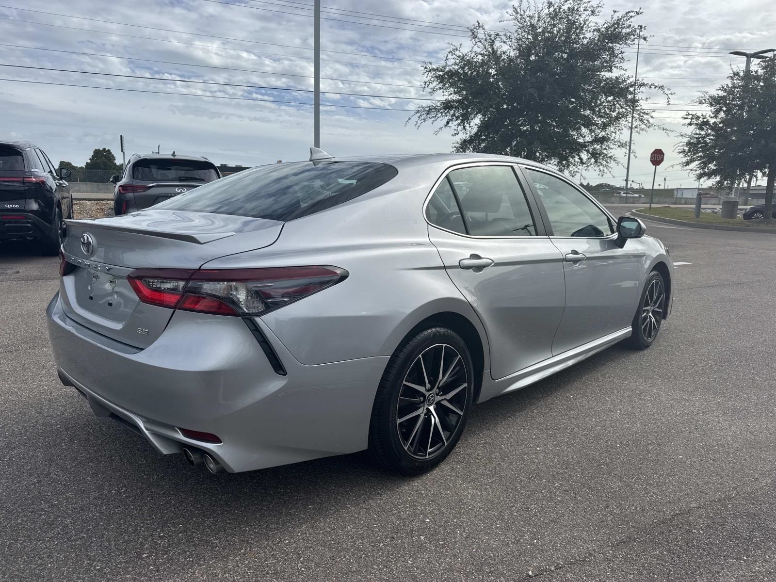 2024 Toyota Camry SE photo 5
