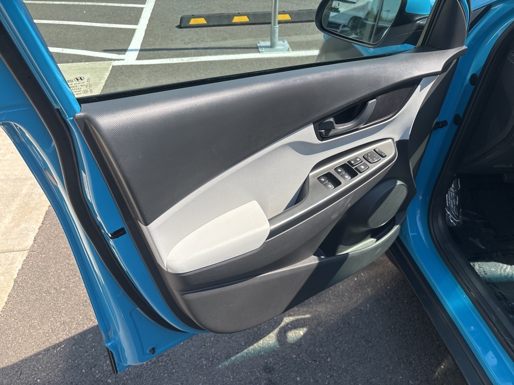 2023 Hyundai Kona SEL photo 13