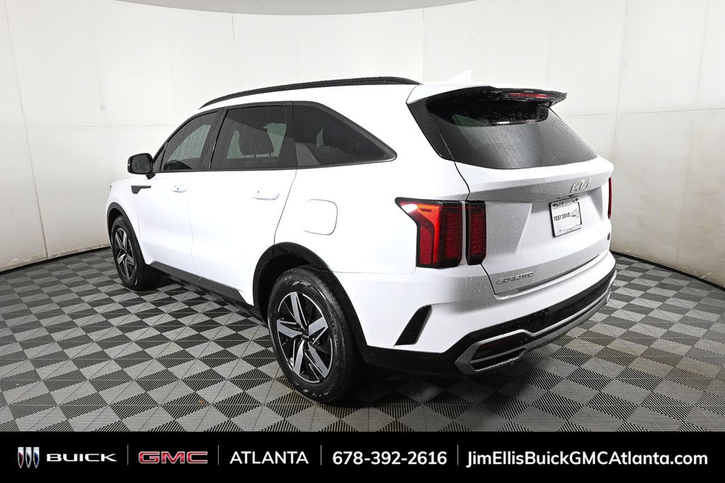 2023 Kia Sorento S photo 2