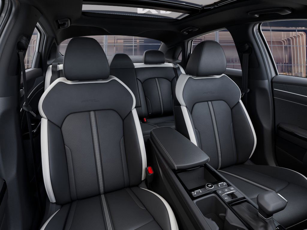 2025 Kia K5 GT-Line photo 14