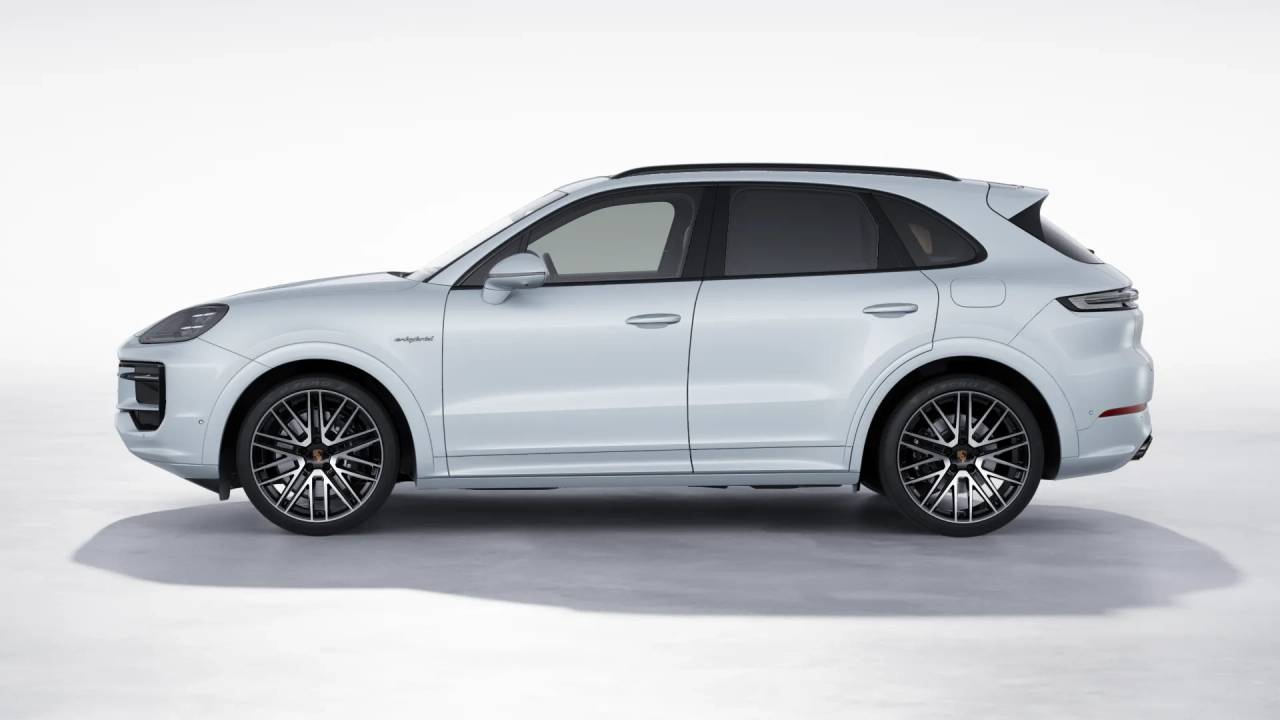 2026 Porsche Cayenne E-Hybrid photo 2