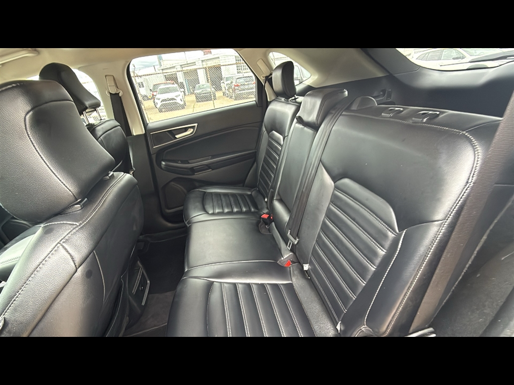 2023 Ford Edge SEL photo 22