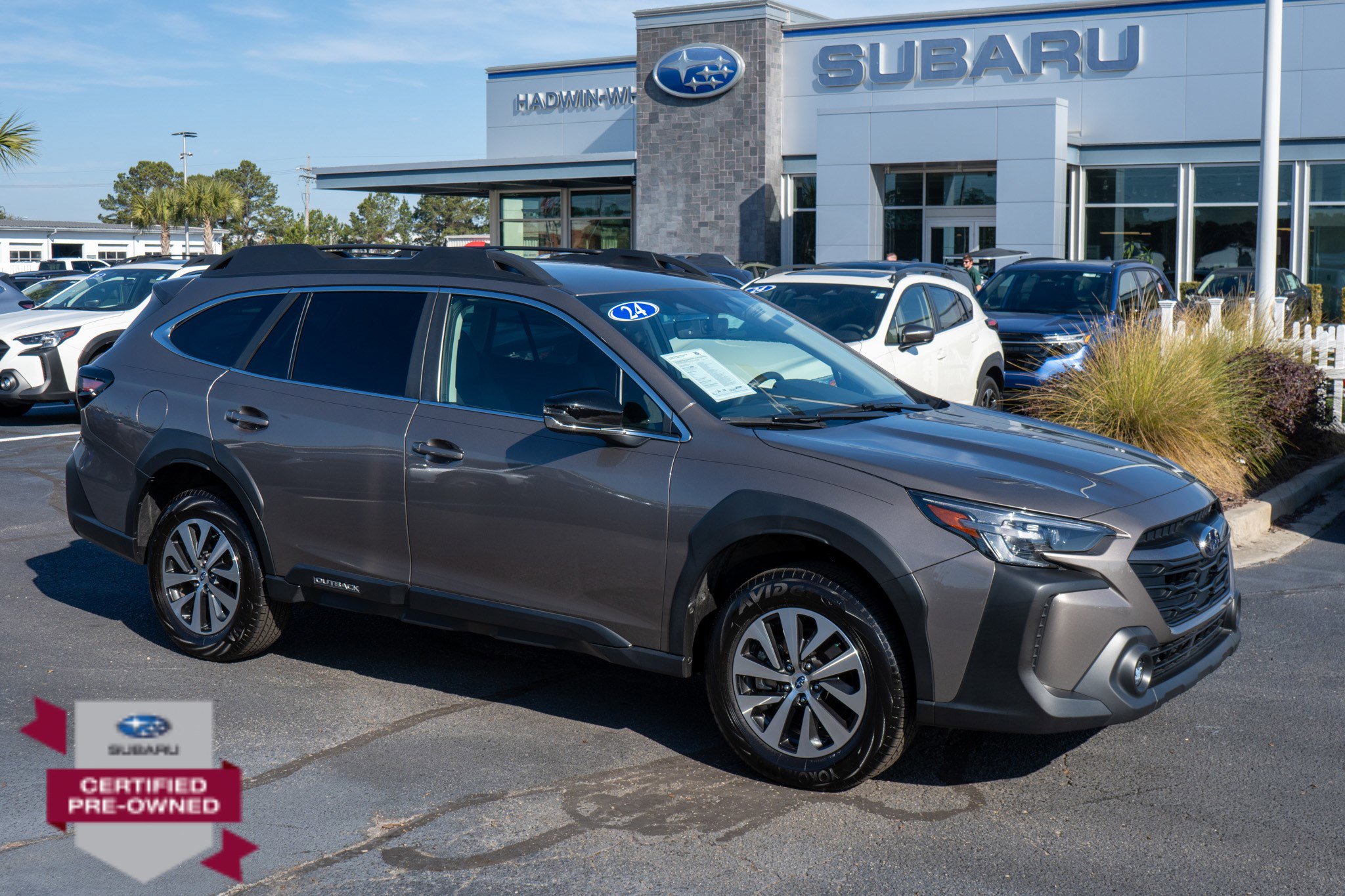 2024 Subaru Outback Premium's photo