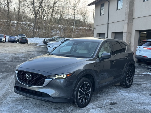 2023 Mazda CX-5 S Premium package's photo