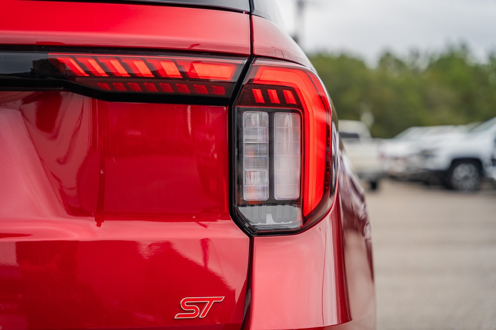 2025 Ford Explorer ST photo 7