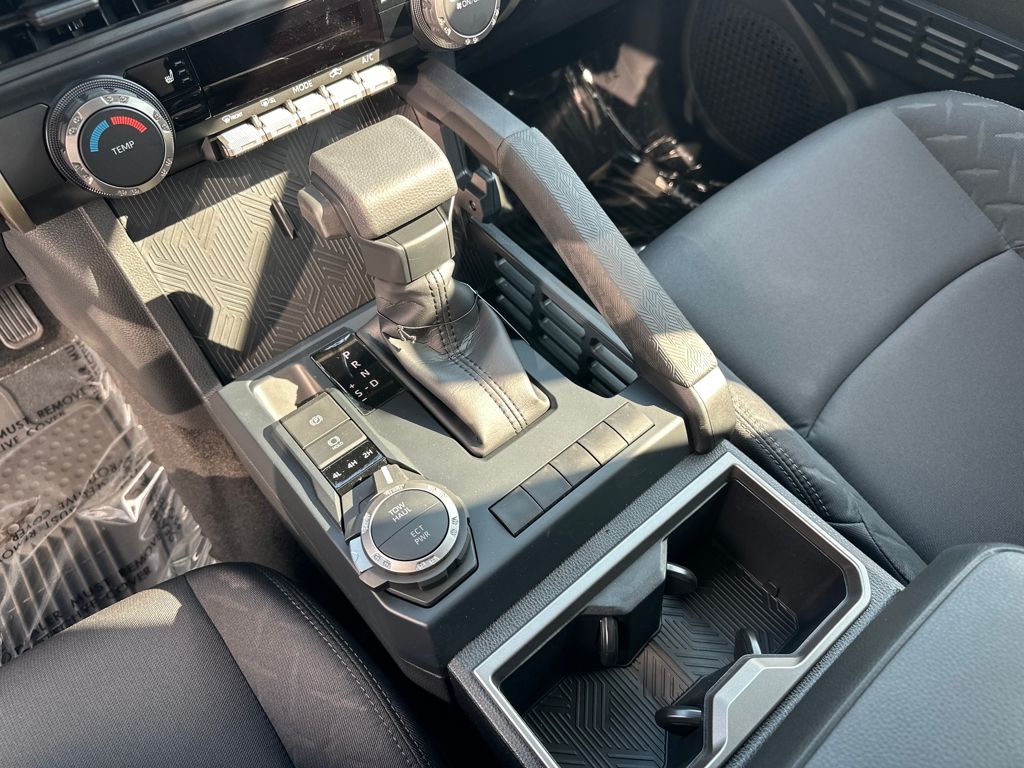 2025 Toyota Tacoma SR5 4x4 Double Cab photo 22
