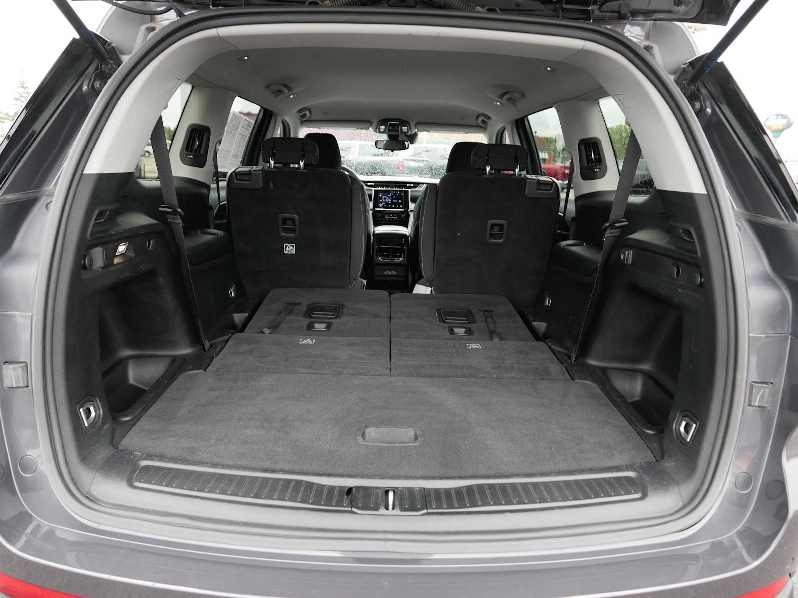 2023 Jeep Grand Cherokee Laredo photo 20