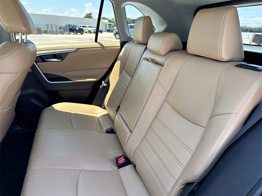 2024 Toyota RAV4 Hybrid XLE Premium photo 10