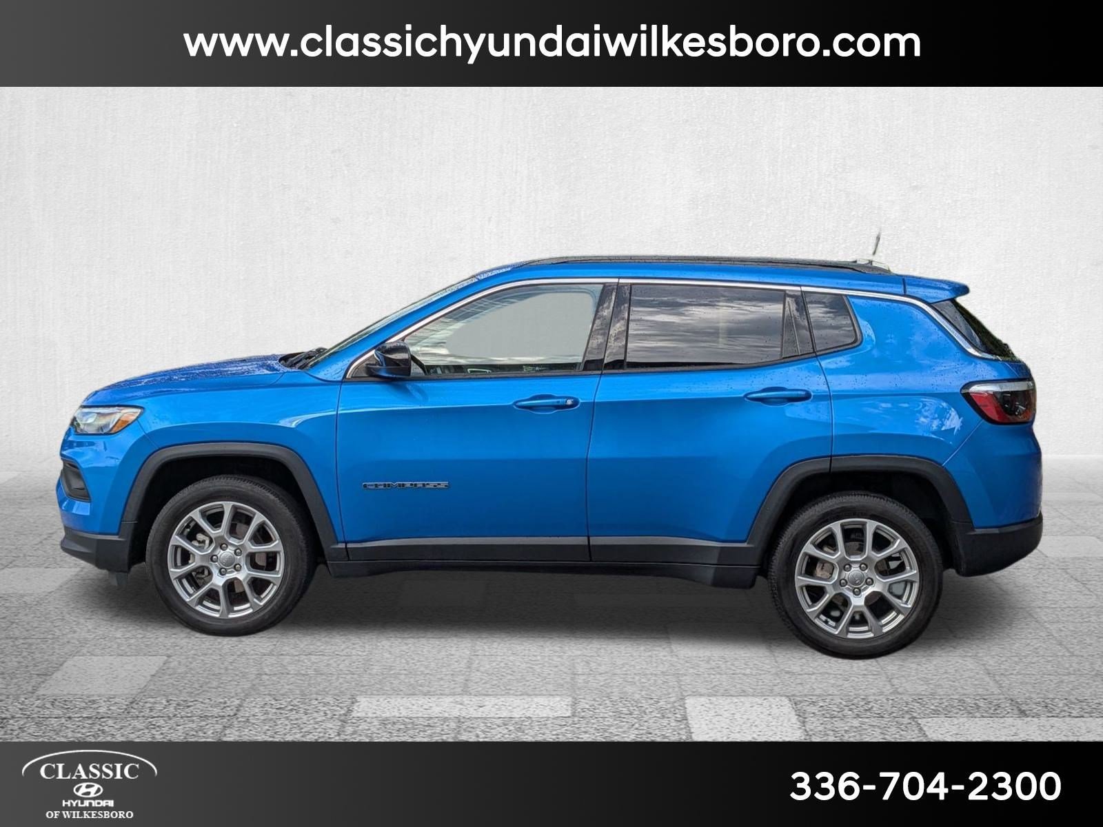 2022 Jeep Compass Latitude Lux photo 8