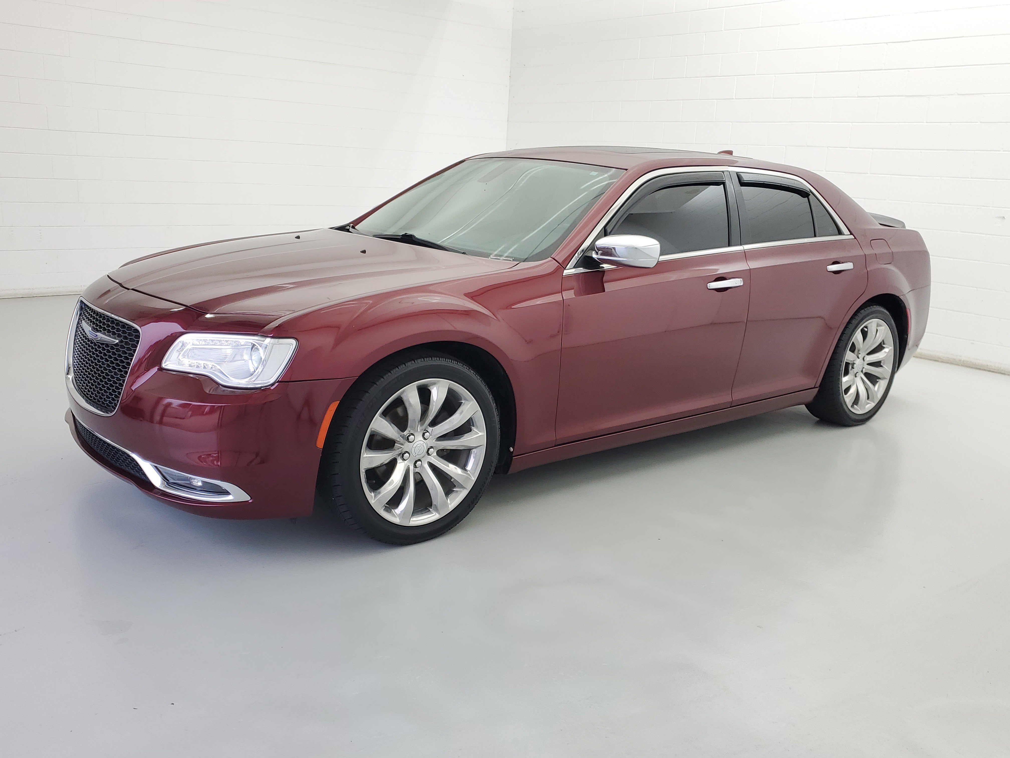 2020 Chrysler 300 Limited's photo