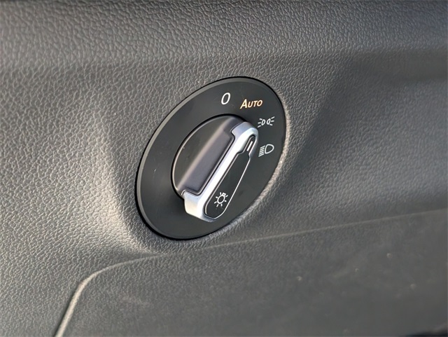 2025 Volkswagen Jetta 1.5T Sport photo 12