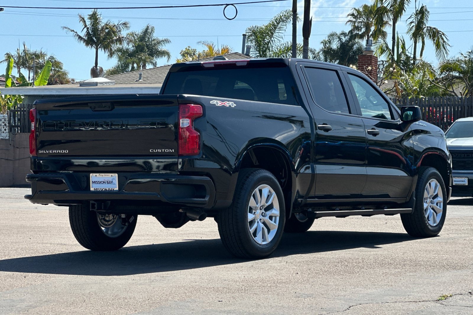 2025 Chevrolet Silverado 1500 Custom photo 4