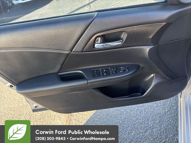 2015 Honda Accord EX photo 12