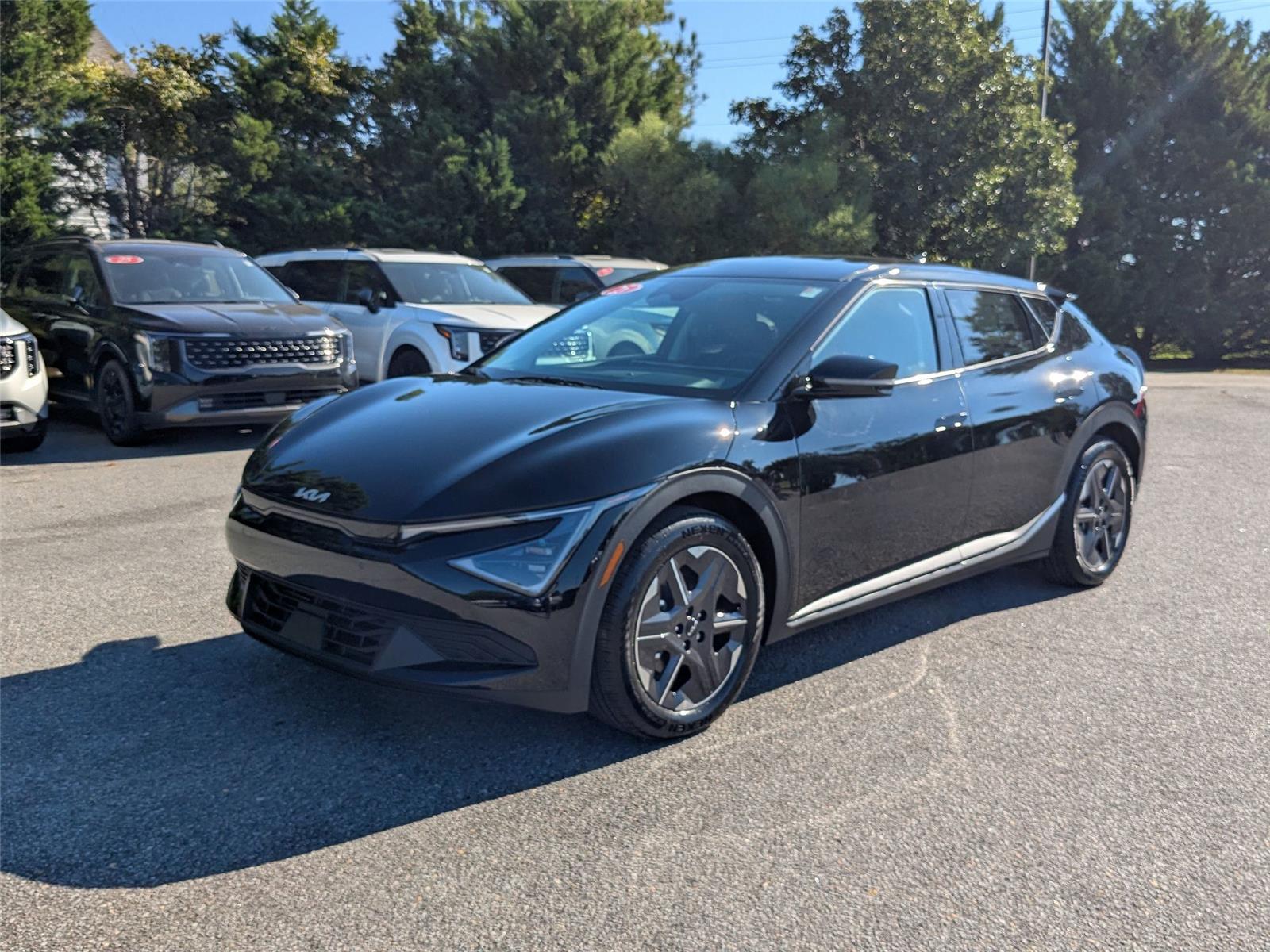 2025 Kia EV6 Light L/R's photo