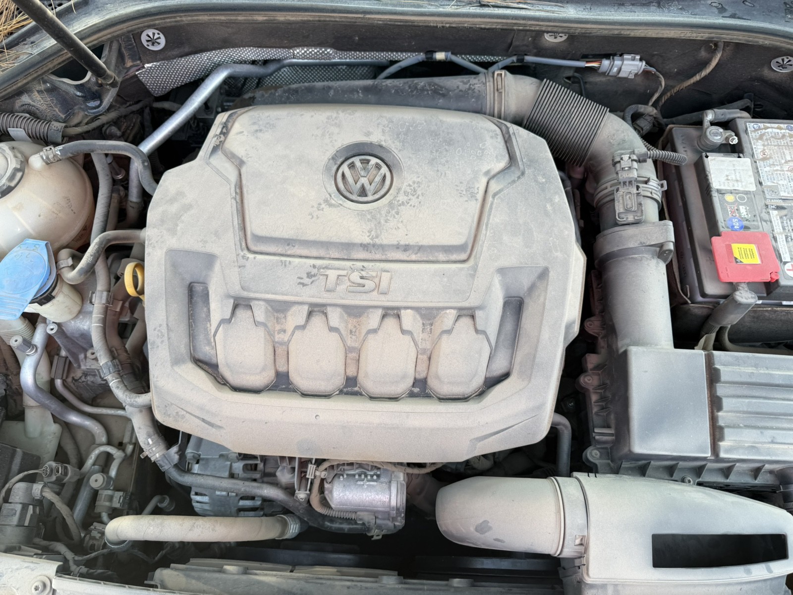 Used 2018 BLUE Volkswagen 2.0T SE image 14