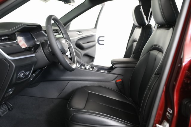 2025 Jeep Grand Cherokee Limited photo 15