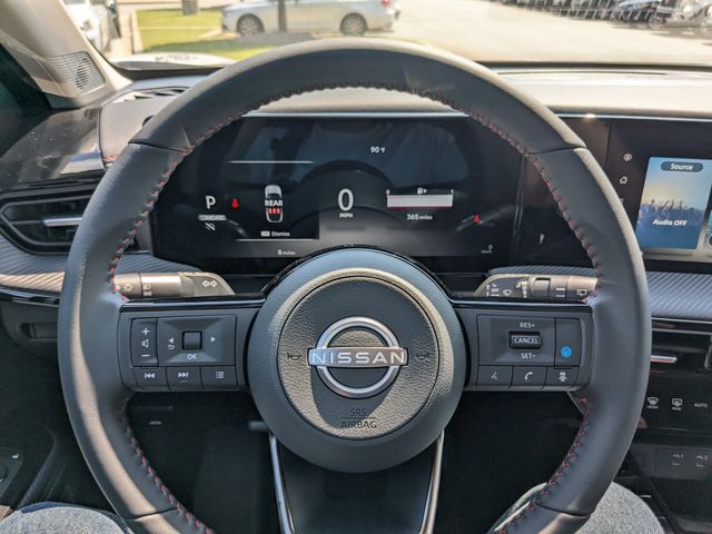 2025 Nissan Kicks SR photo 17