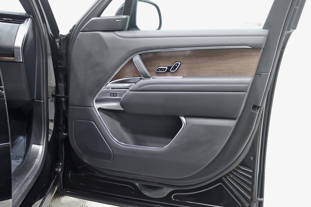 2023 Land Rover Range Rover SE photo 34