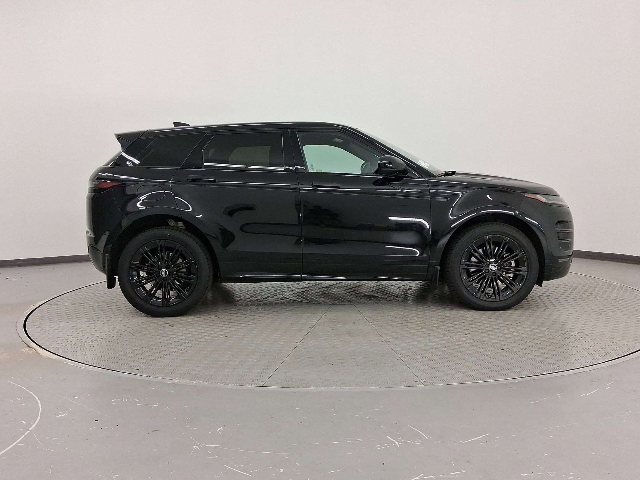2025 Land Rover Range Rover Evoque Dynamic SE photo 4