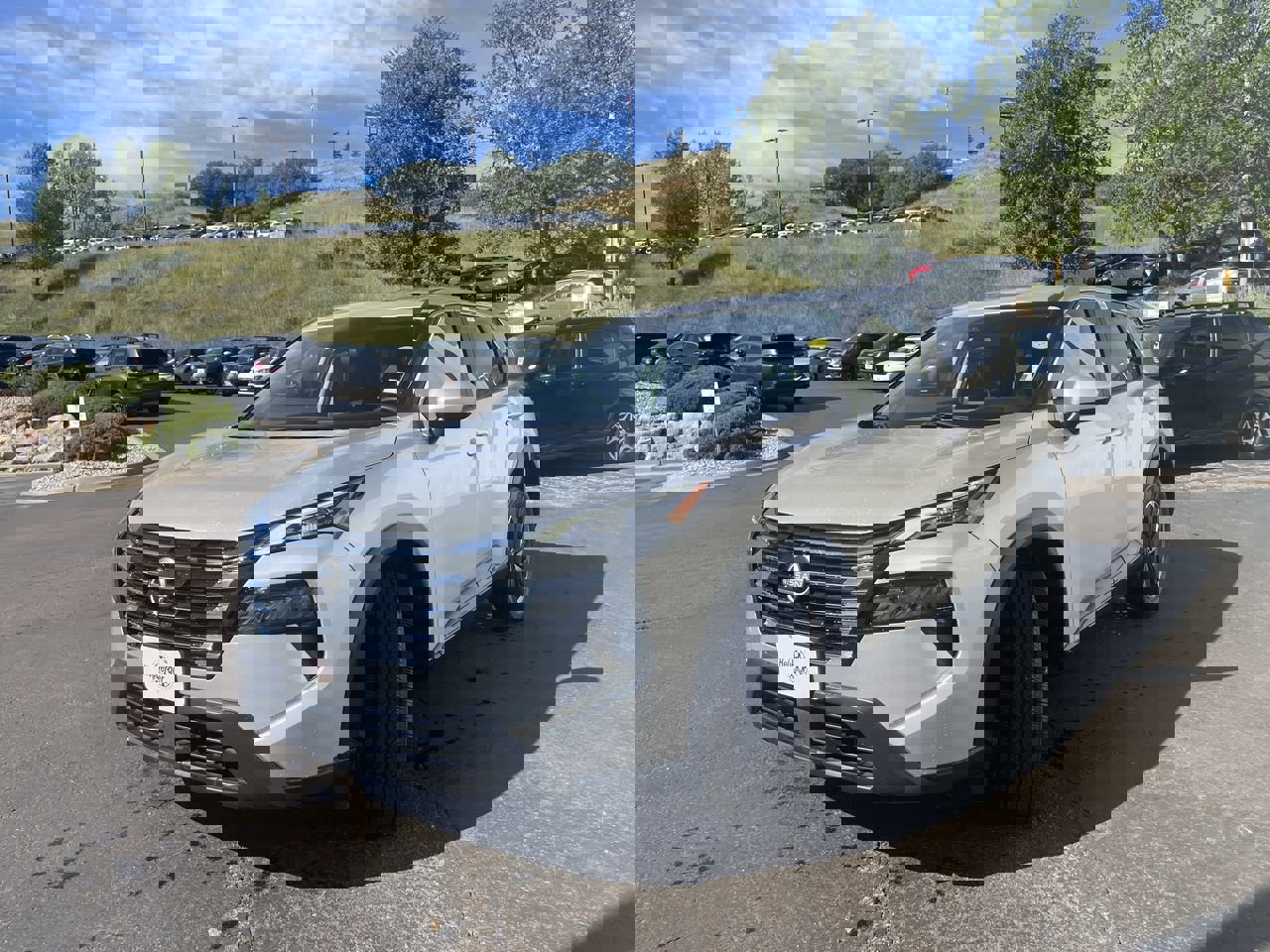 2024 Nissan Rogue SV photo 3