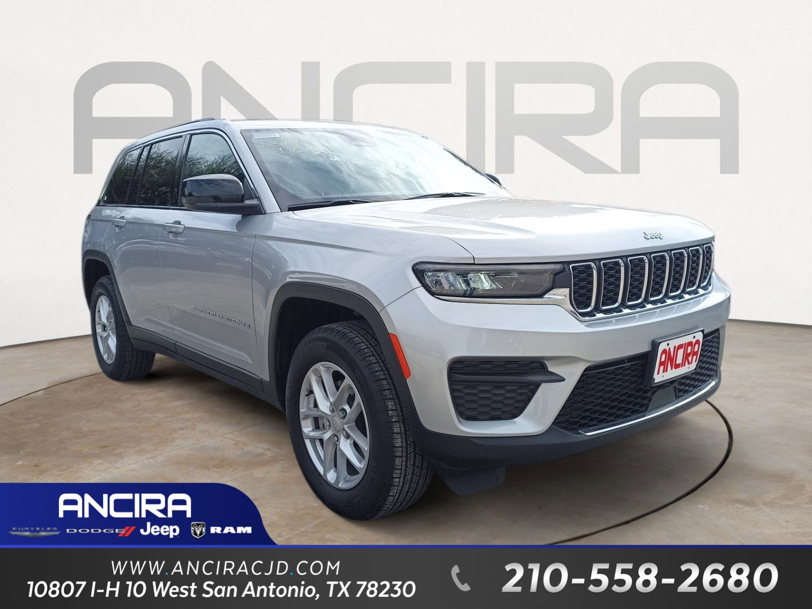 2025 Jeep Grand Cherokee Laredo's photo