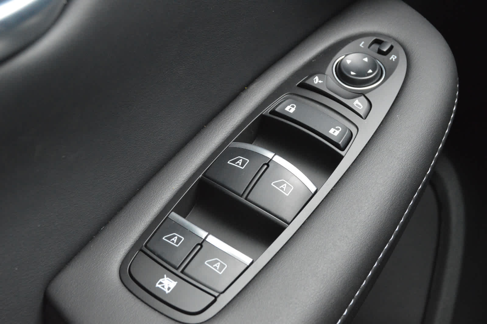 2025 Infiniti QX50 Luxe AWD photo 15
